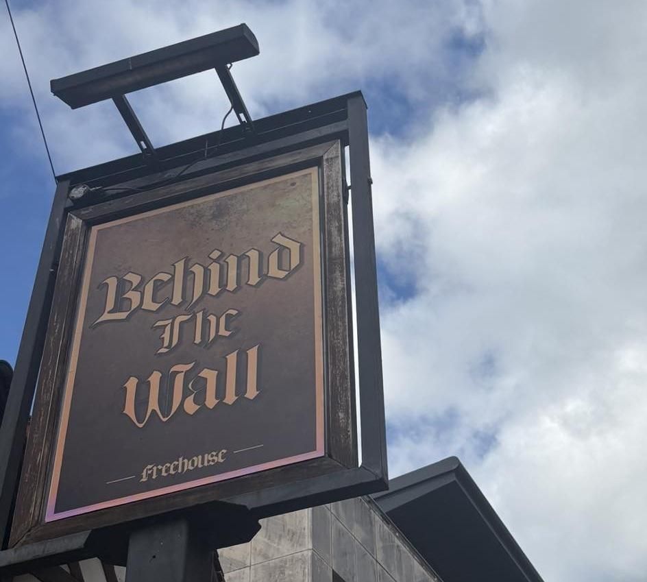 Pub sign. (External, Sign). Published on 04-09-2025