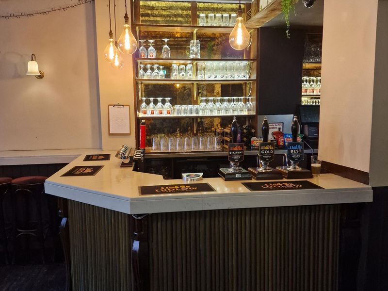 Bar. (Bar). Published on 29-09-2025 
