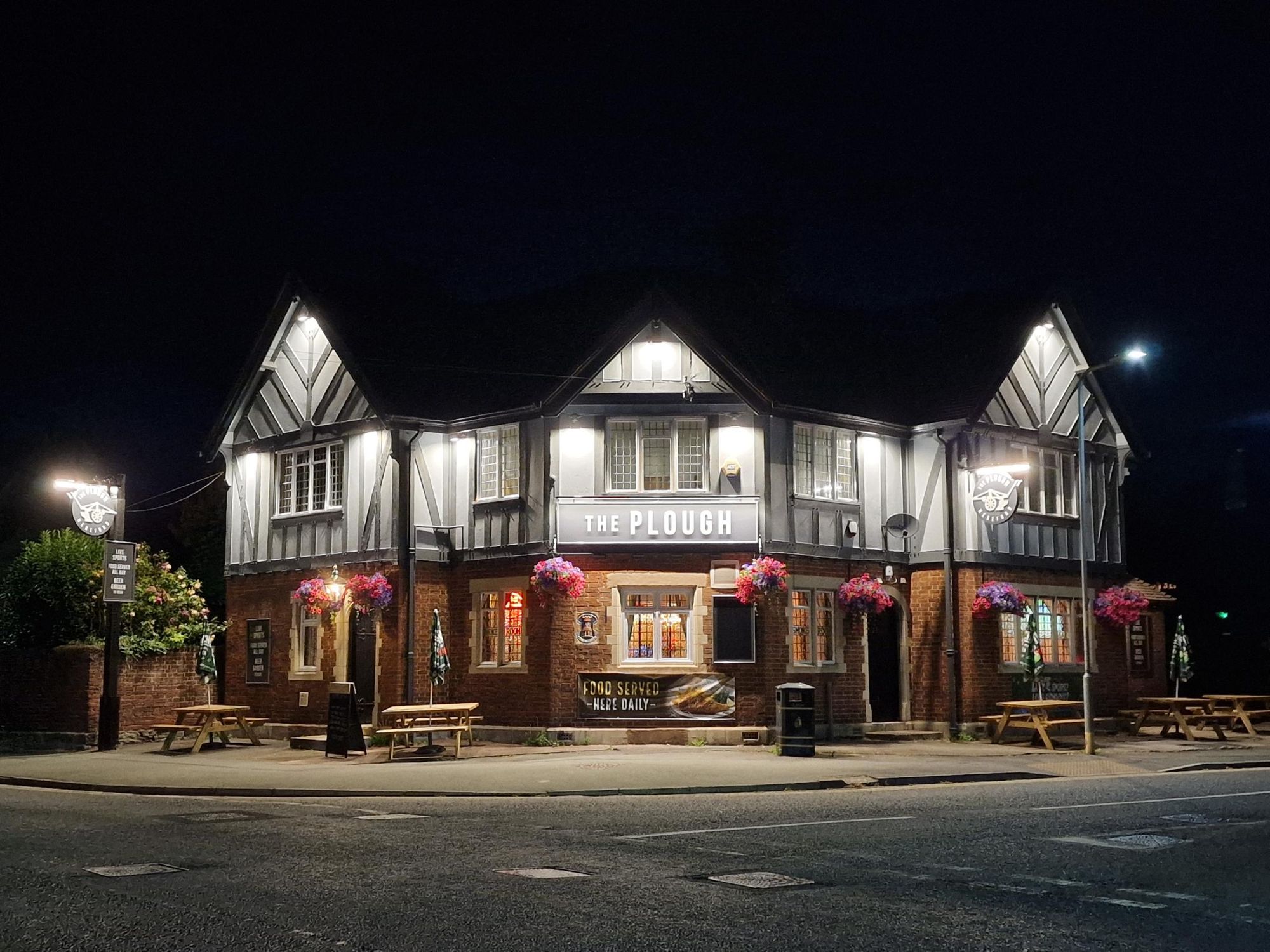 Front of pub at night. (External). Published on 06-07-2024
