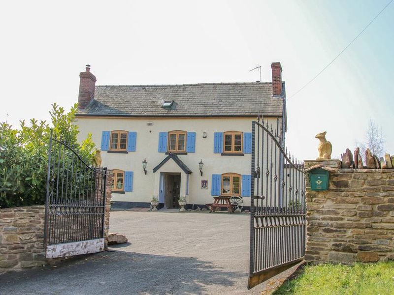 Front of pub. (External, Key). Published on 11-10-2025