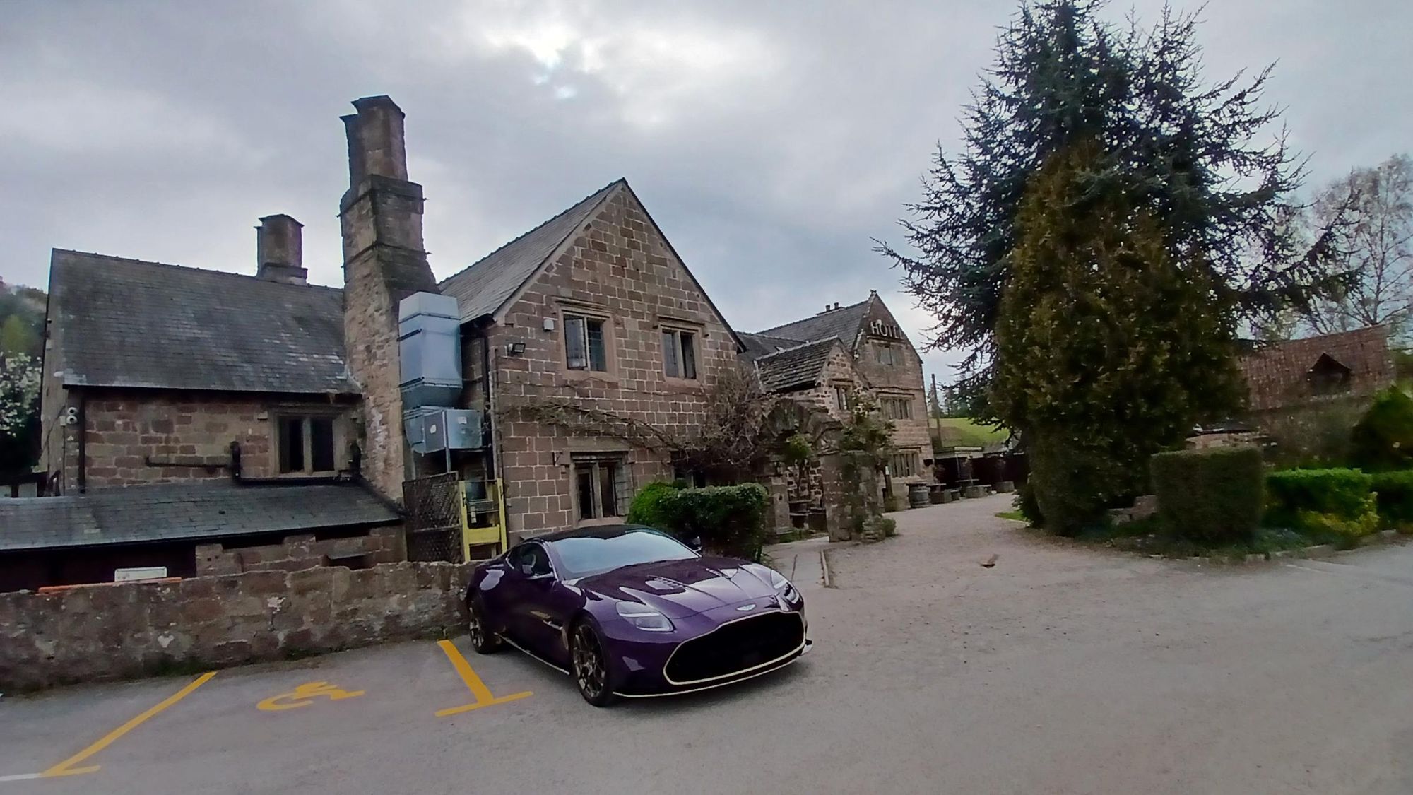 Front of pub. (External). Published on 30-04-2025