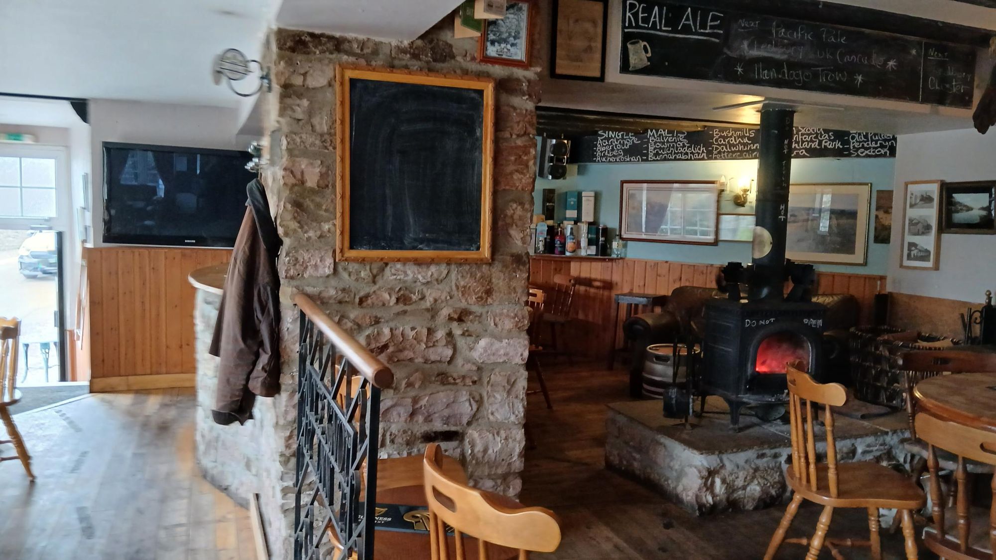 Bar area. Published on 30-04-2025