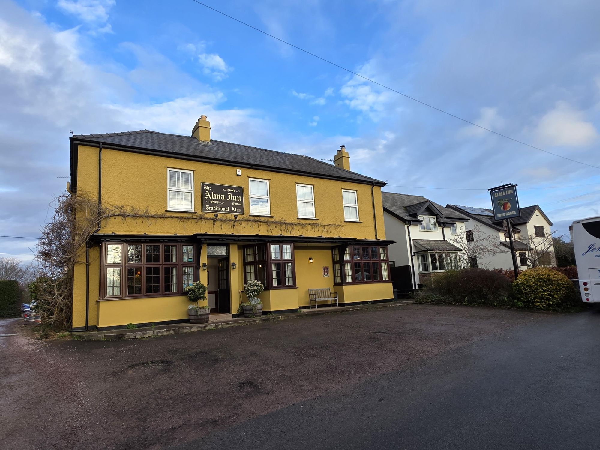 Front of pub. (Pub, External). Published on 03-02-2026