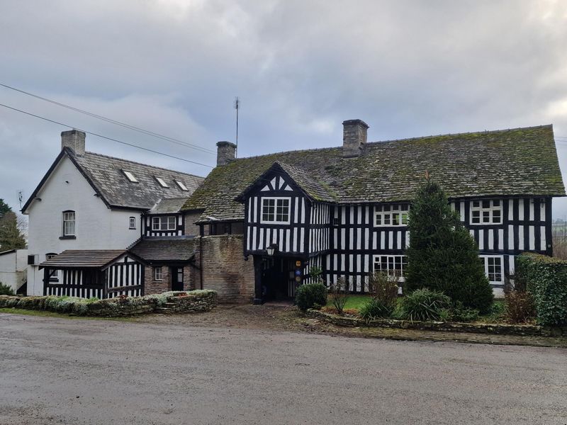 Back of pub. (External, Key). Published on 23-12-2024