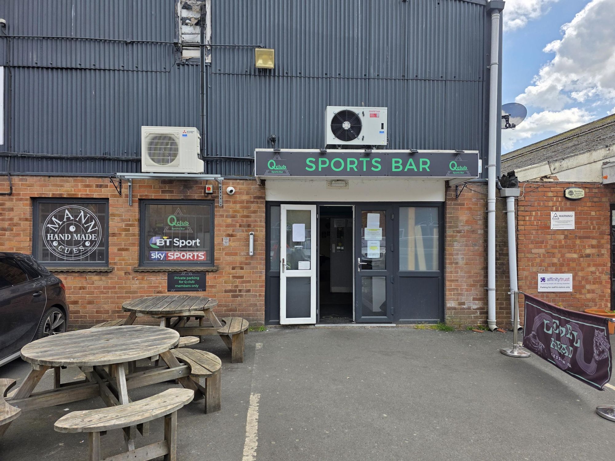 Front of club. (External, Key). Published on 21-04-2026