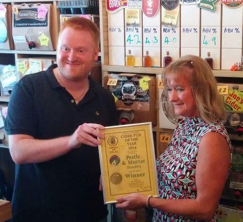 Presentation of East Midlands Cider Pub of the Year 2016. (Publican, Award). Published on 17-02-2017