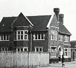 Holywell in 1927. (Pub, External). Published on 15-01-2014