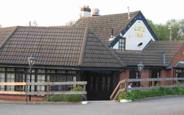 Gate, Osbaston Hollow. (Pub). Published on 05-10-2012