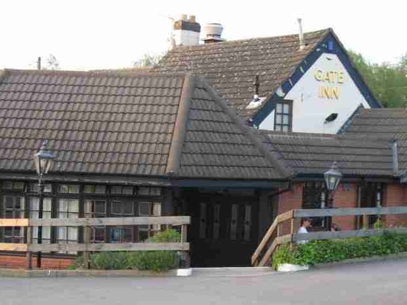 Gate, Osbaston Hollow. (Pub). Published on 05-10-2012
