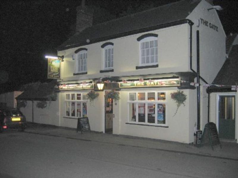 Gate at night. (Pub, External). Published on 15-01-2014