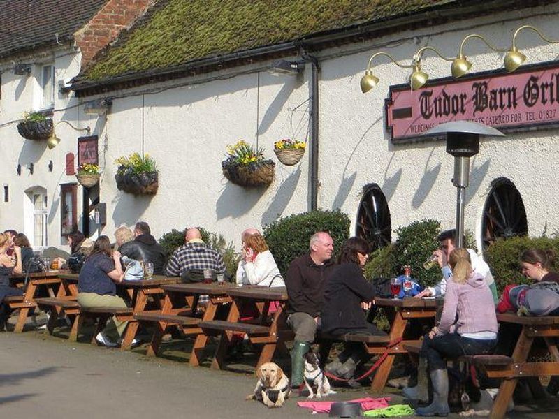 (Pub, External, Sign, Customers, Key). Published on 20-02-2019