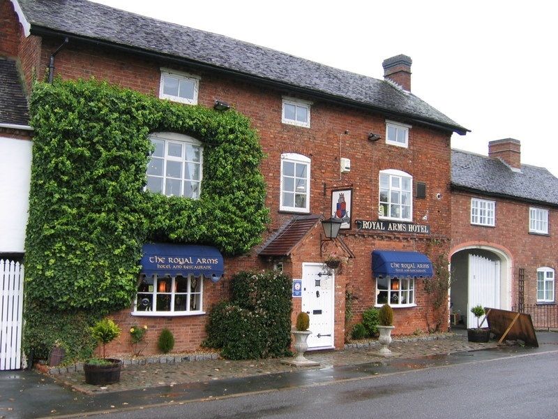 Royal Arms, Sutton Cheney. (Pub). Published on 05-10-2012