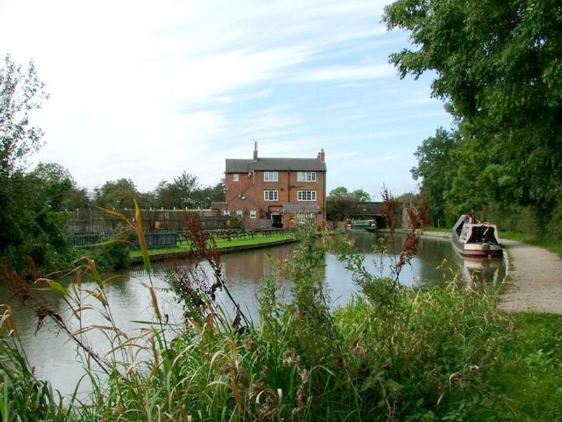 Lime Kilns, Burbage. (Pub). Published on 05-10-2012