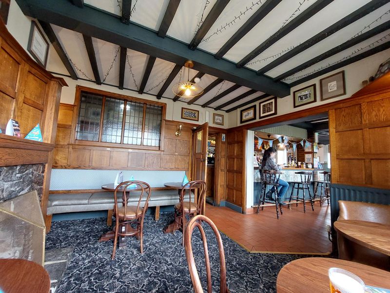 (Pub, Bar). Published on 20-02-2026 