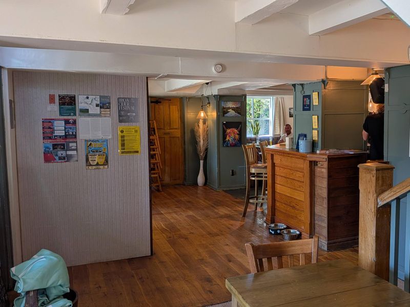 Entance area. (Pub). Published on 21-08-2026