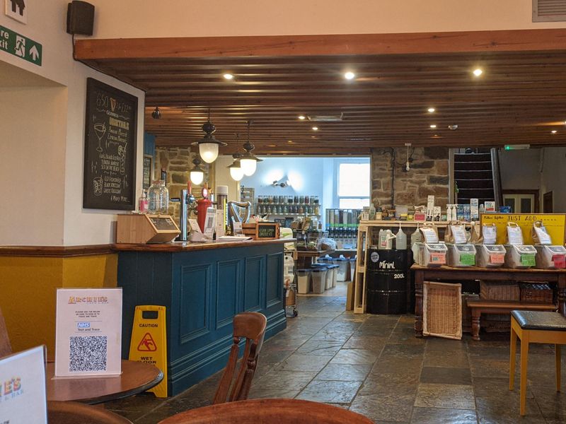 (Pub, Bar). Published on 26-05-2021