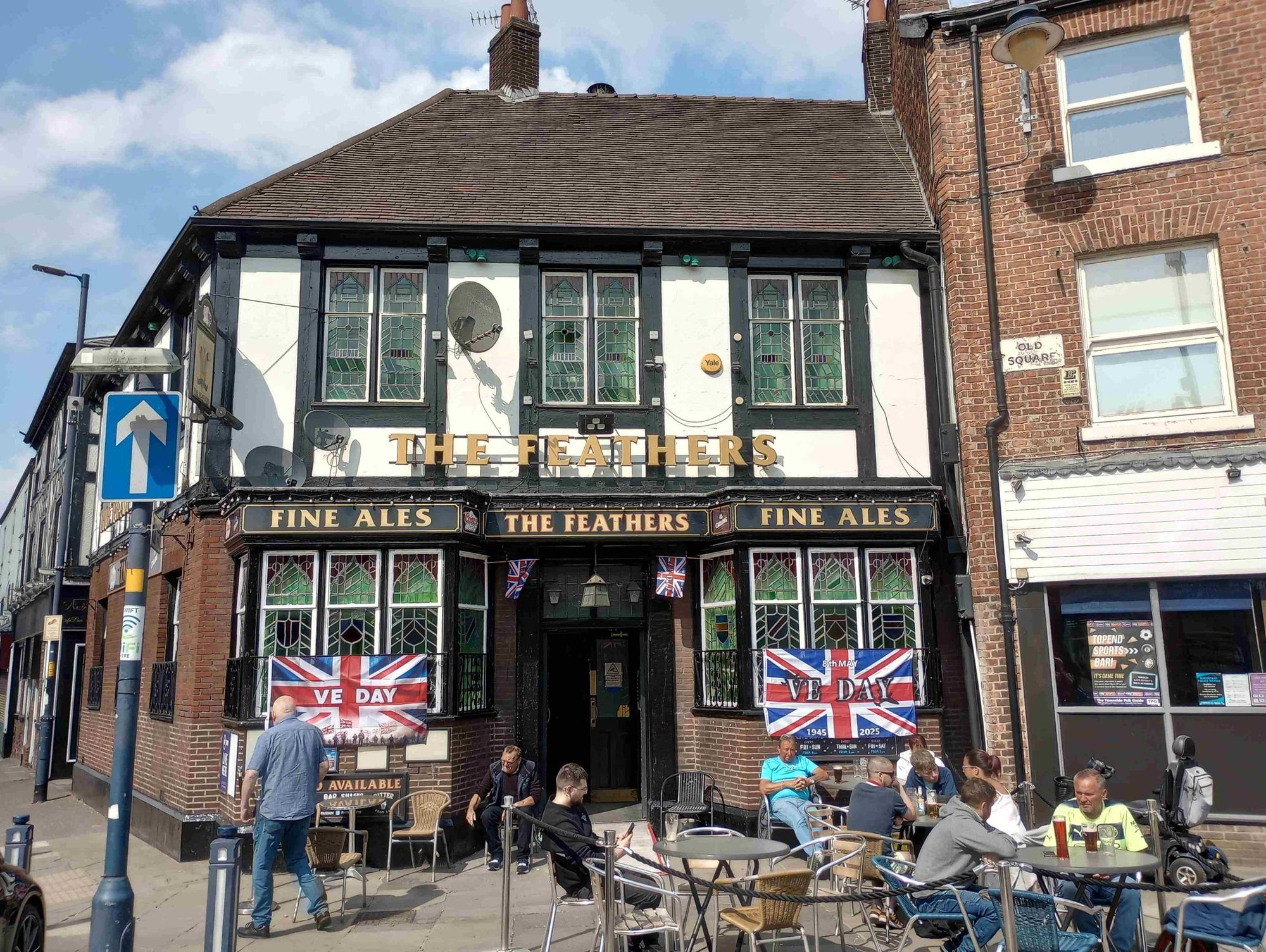 (Pub, External, Customers, Key). Published on 08-05-2025