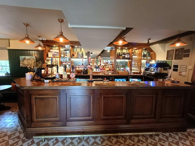 (Pub, Bar). Published on 06-10-2025 