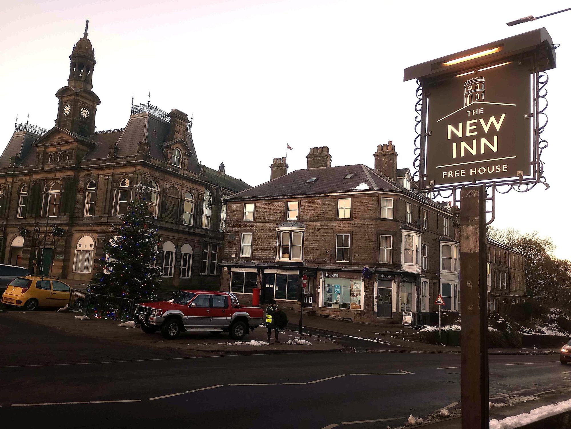 Pub sign with Market Place and Town Hall in the distance. (External, Sign). Published on 21-11-2024