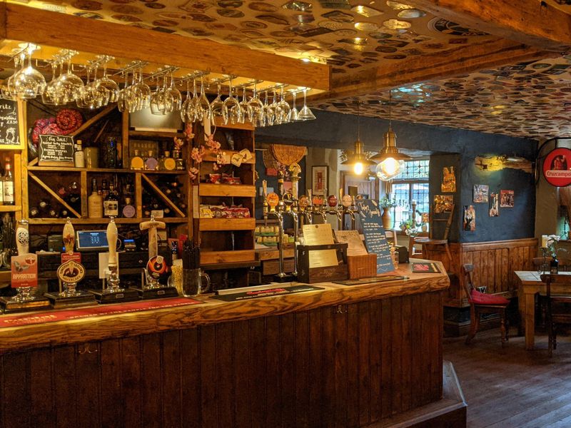 (Pub, Bar). Published on 16-11-2021 