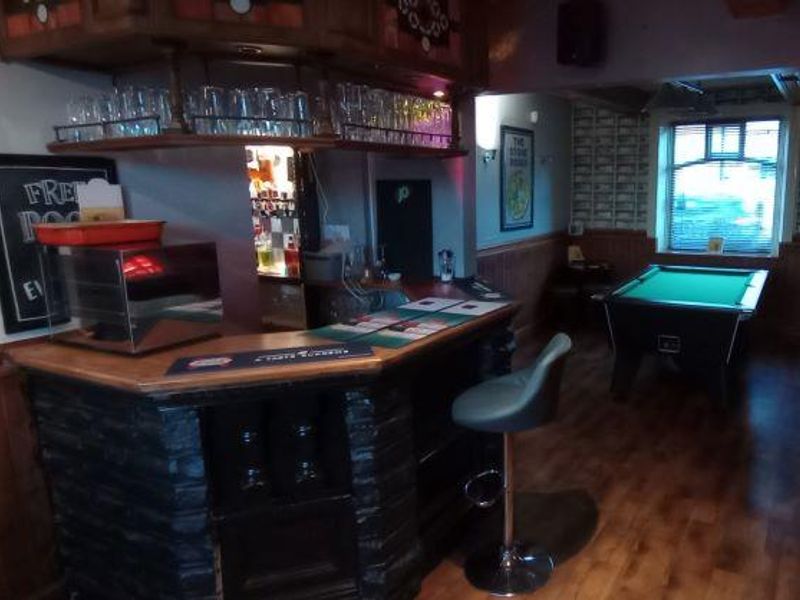 (Pub, Bar). Published on 29-11-2022