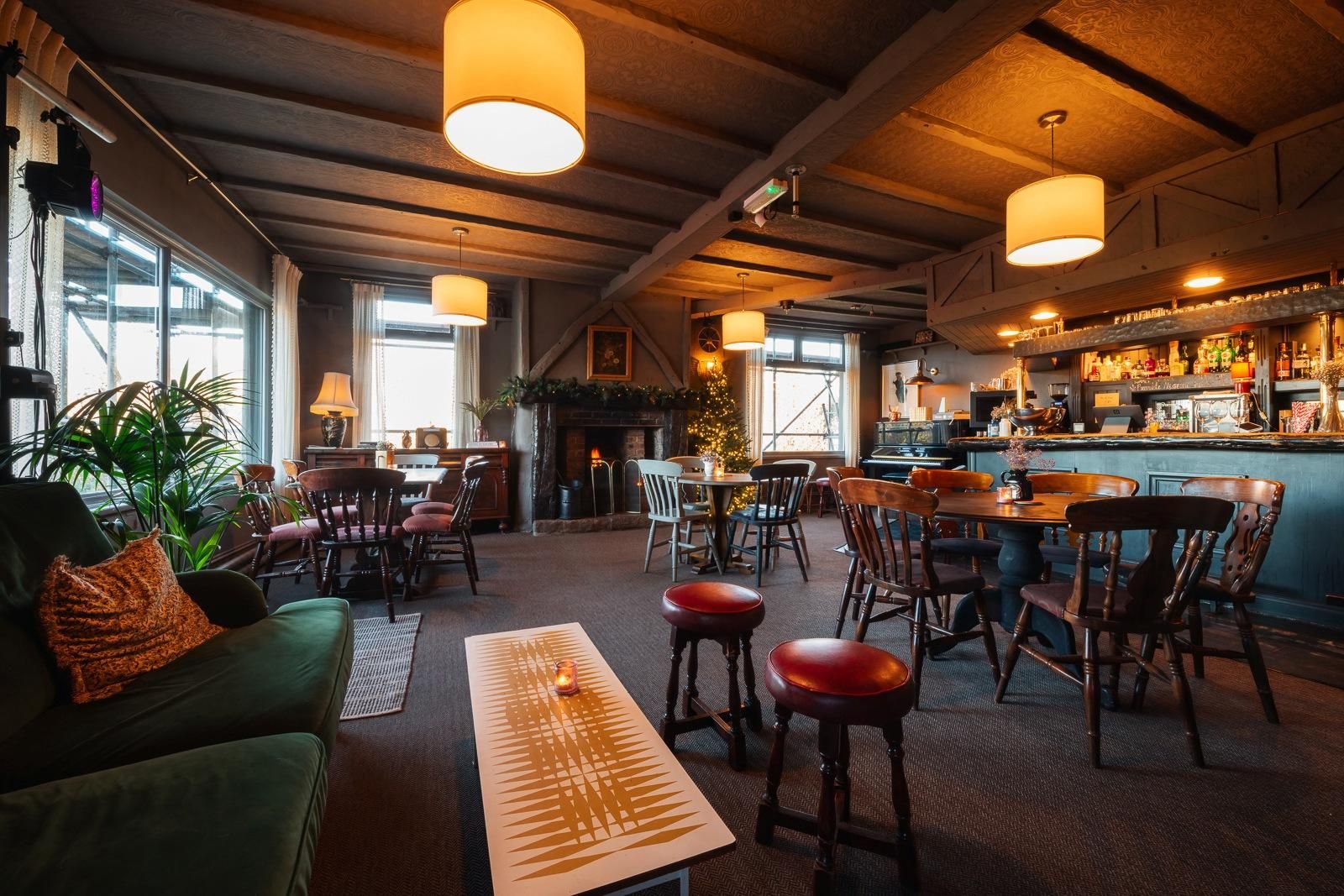 Seating area and bar. (Pub). Published on 29-11-2025