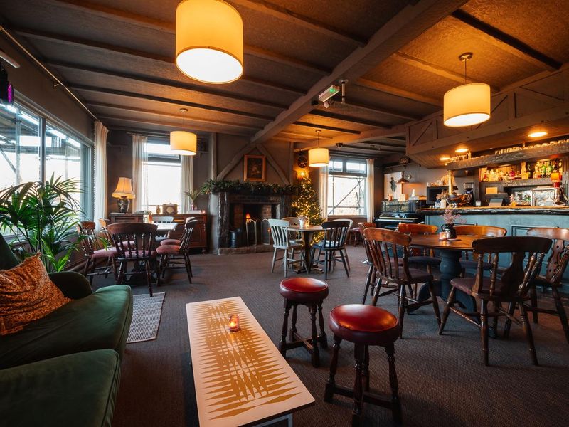 Seating area and bar. (Pub). Published on 29-11-2025 