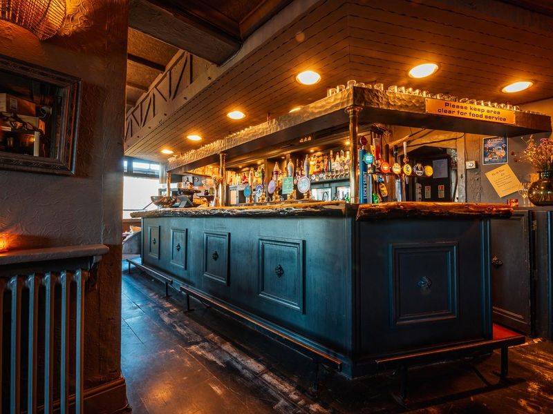 (Pub, Bar). Published on 29-11-2025 