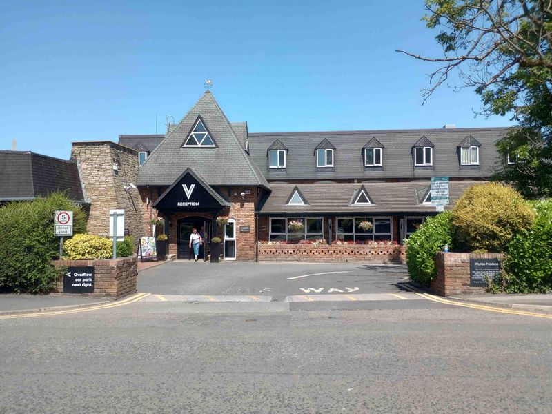 Hotel entrance. (External, Key). Published on 13-07-2025