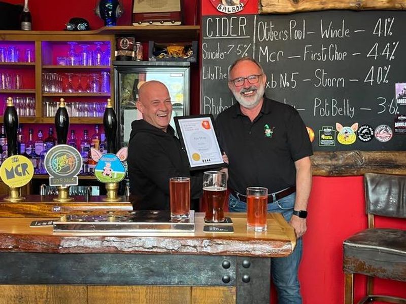 Presenting Summer Pub of the Season 2023 award. (Pub, Bar, Publican, Branch, Award). Published on 24-08-2023