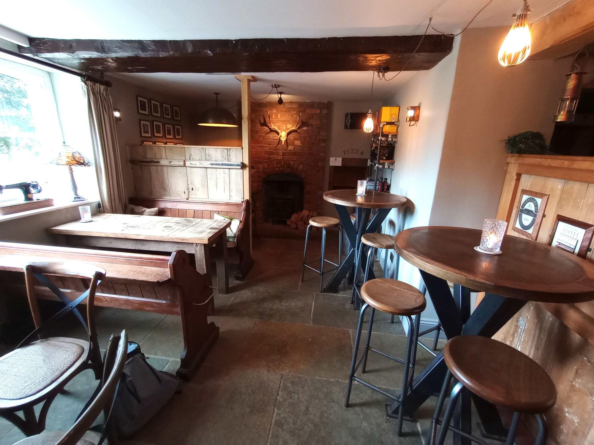 Seating area. (Pub). Published on 21-10-2025