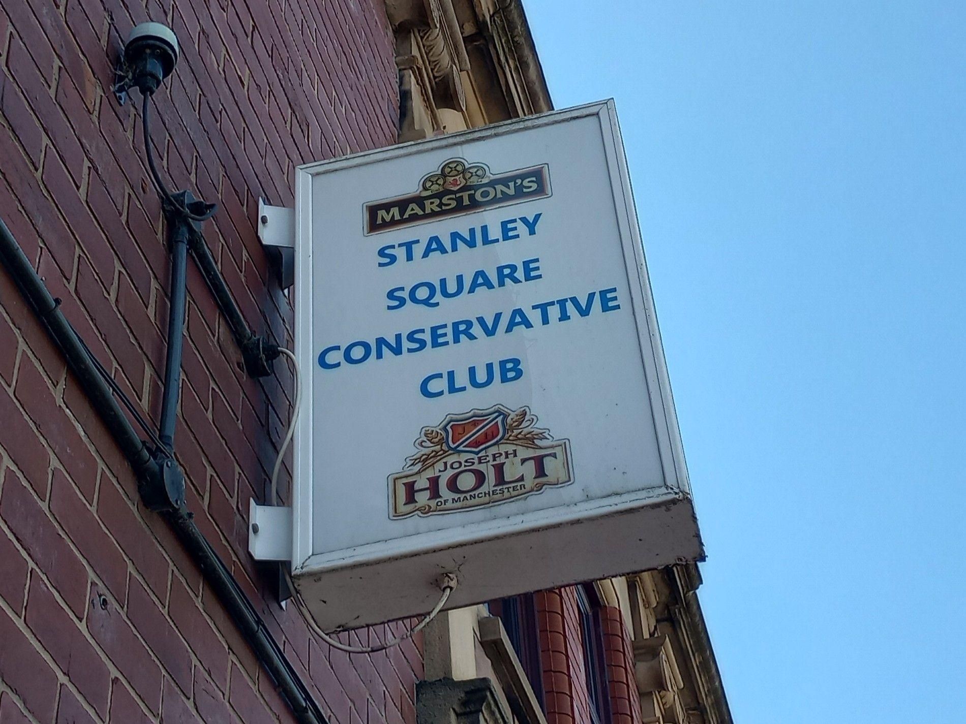 (External, Sign). Published on 11-05-2025