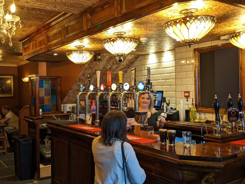 (Pub, Bar). Published on 26-05-2023