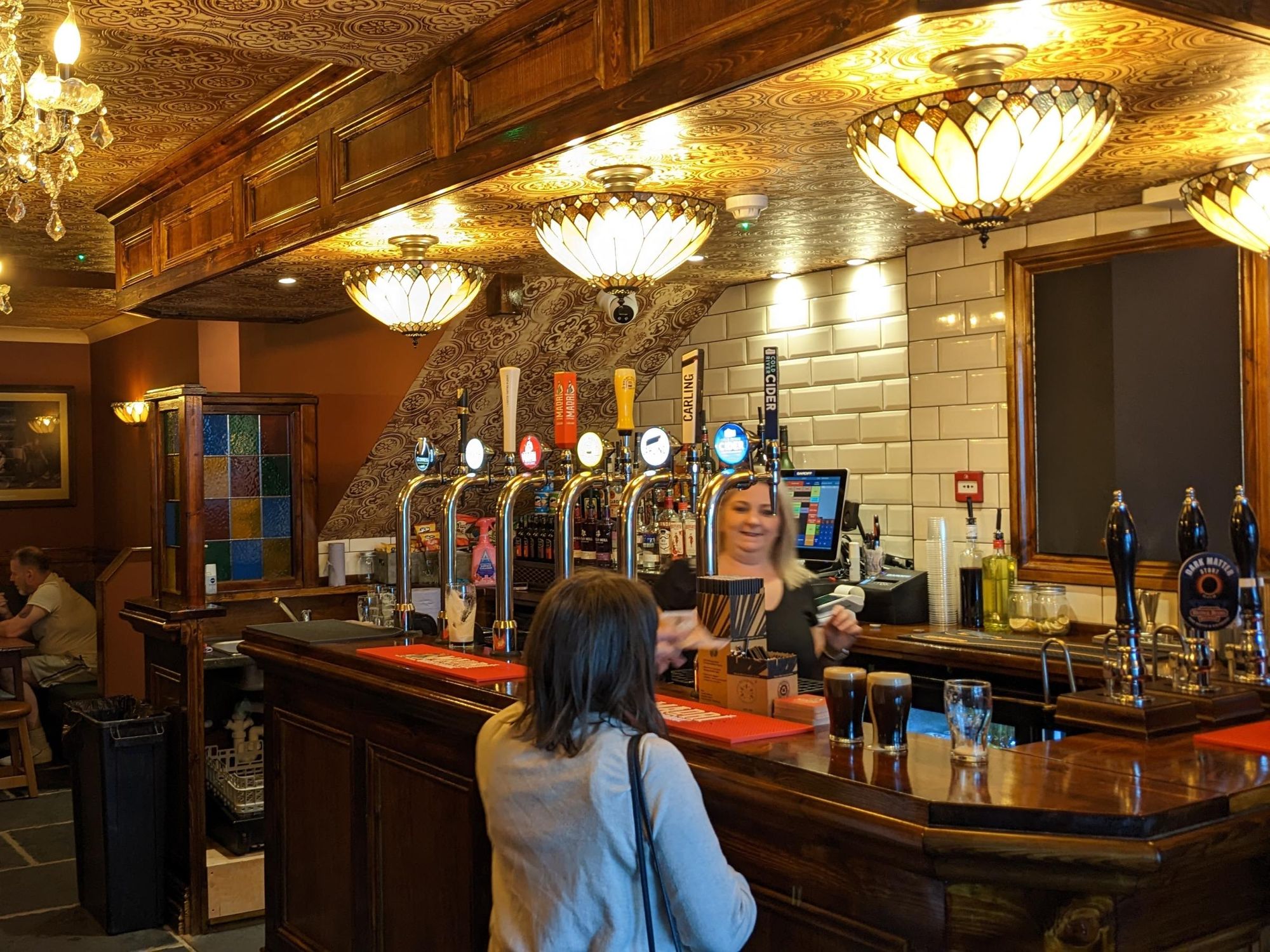 (Pub, Bar). Published on 26-05-2023