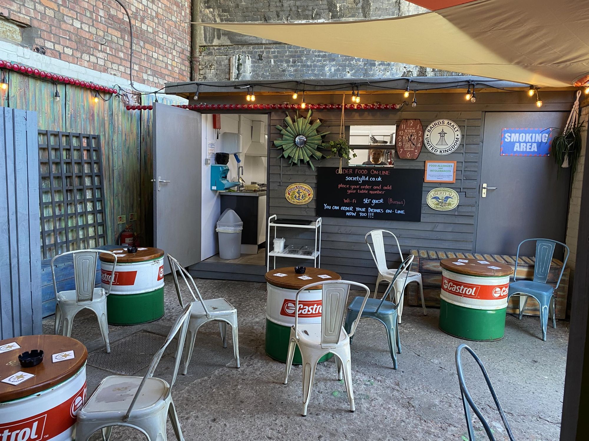 "Outside" Bar and Food servery. (External, Restaurant, Garden). Published on 30-05-2021