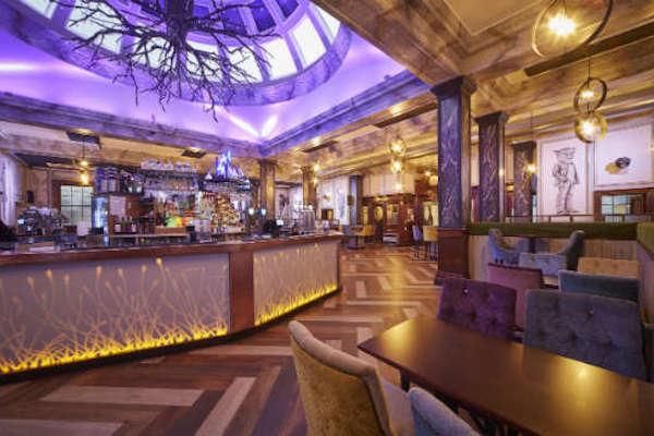 (Pub, Bar). Published on 20-10-2021