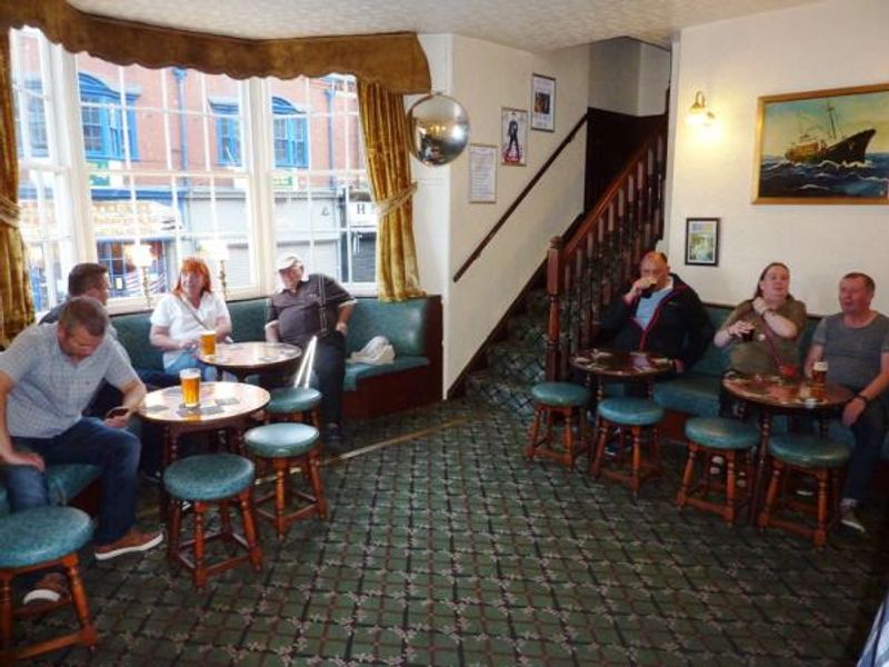 (Pub, Bar, Customers). Published on 11-11-2014