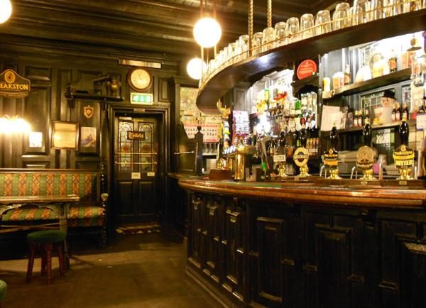(Pub, Bar). Published on 11-10-2013