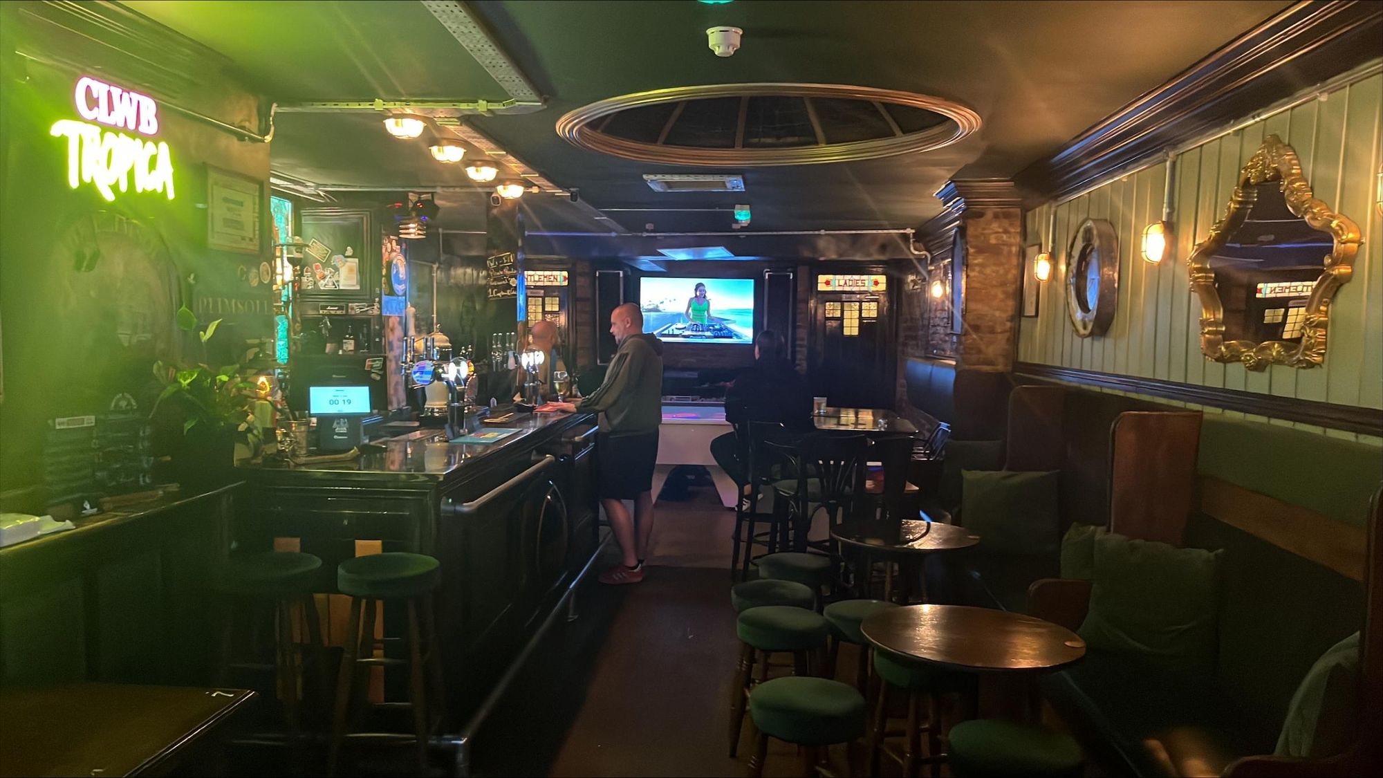 (Pub, Bar). Published on 03-06-2026