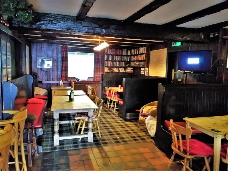 (Pub, Bar). Published on 04-09-2019