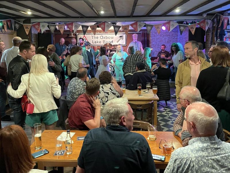 Bandstand Inside Summer Beerfest 2022. (Pub, Festival, Bar, Customers). Published on 21-10-2022