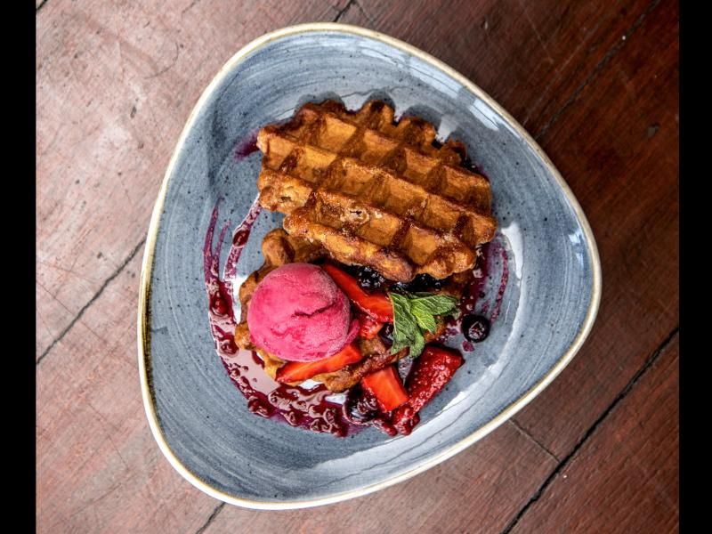 Dessert at The Bandstand (Marc Marnie). (Restaurant). Published on 25-10-2025