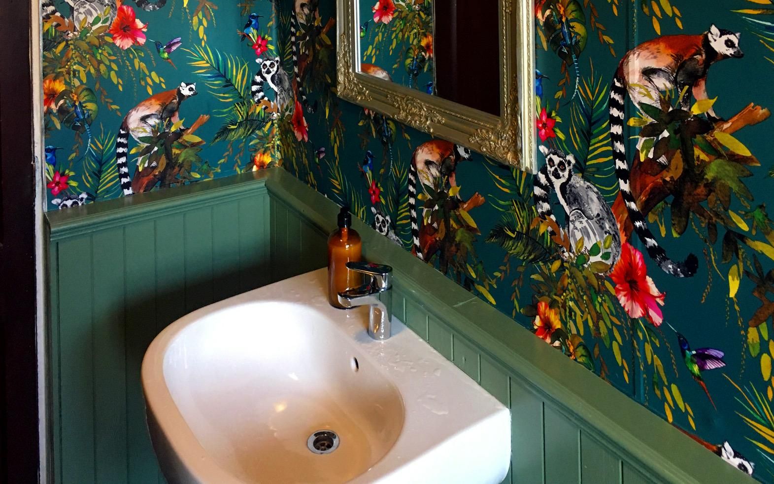 Funky Loo Wallpaper 1. (Pub). Published on 30-08-2022