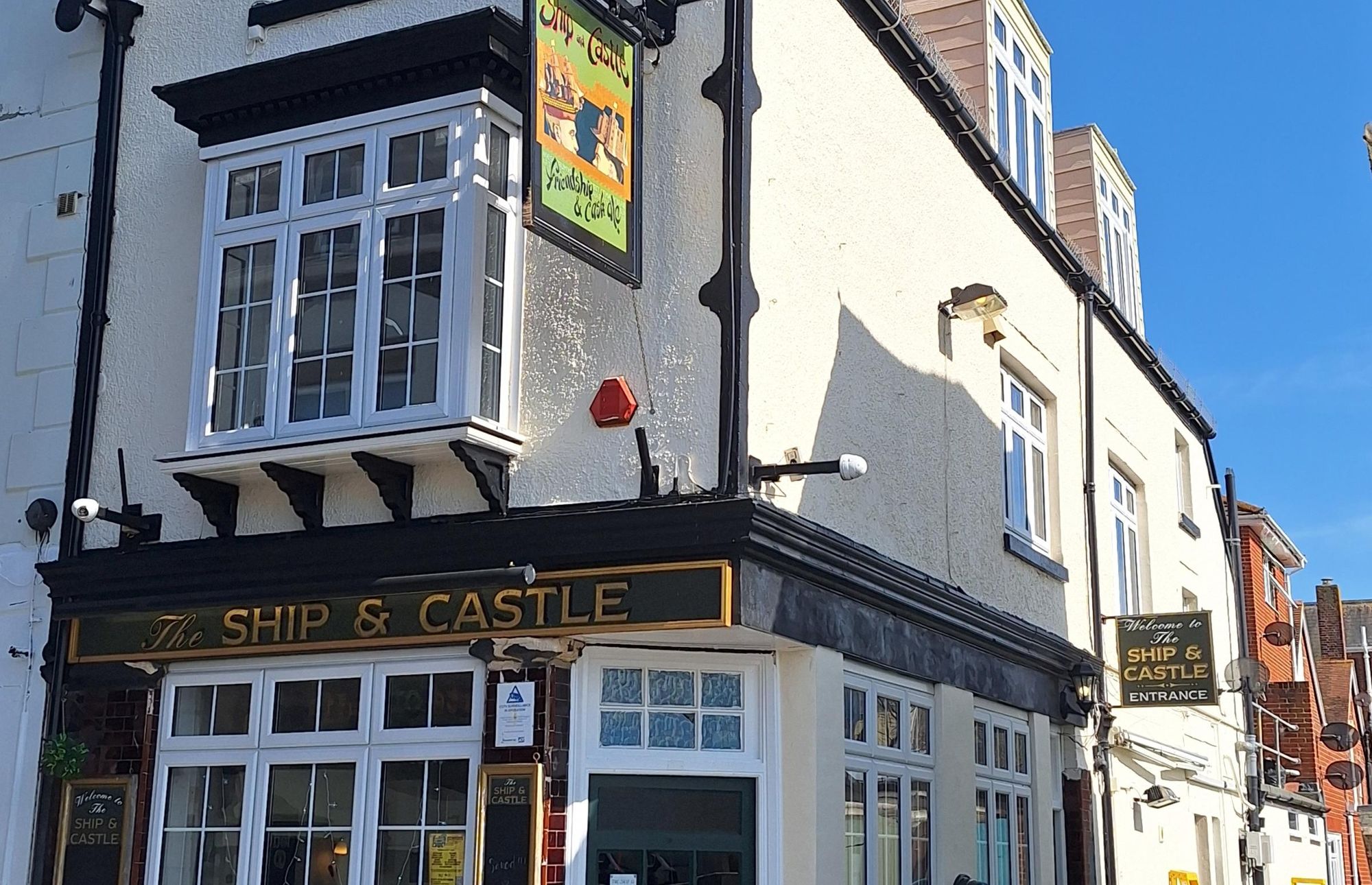 Ship & Castle East Cowes. (Pub). Published on 12-04-2025