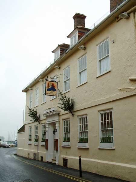 George Hotel, Yarmouth, Ray Scarfe. (Pub, External). Published on 02-07-2013