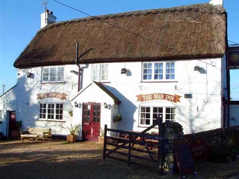 Sun Inn, Hulverstone, Ray Scarfe. (Pub, External). Published on 02-07-2013