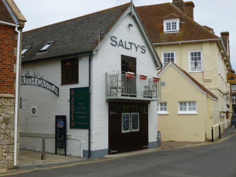 Salty's Yarmouth. (Pub, External). Published on 20-06-2016