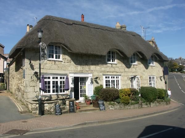 Village Inn, Shanklin, Ray Scarfe. (Pub, External). Published on 02-07-2013