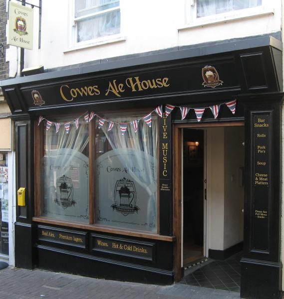 Cowes Ale House (the old premises that closed in July 2024). (Pub, External, Key). Published on 09-07-2013