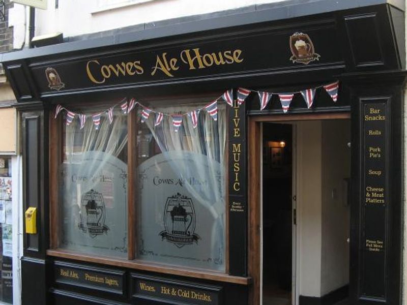Cowes Ale House (the old premises that closed in July 2024). (Pub, External, Key). Published on 09-07-2013